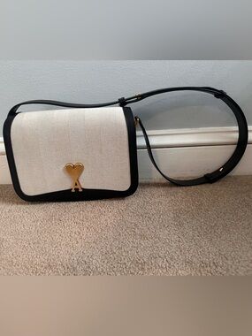 AMI Alexandre Mattiussi Two-Tone Heart Accent Crossbody Bag - Ivory and Black